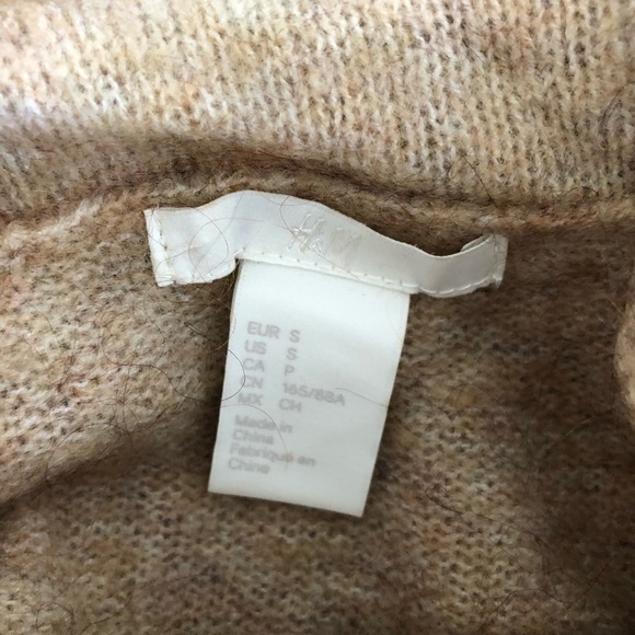 H&M Wool blend cowl neck boxy oversized puff sleeve sweater size small - Picture 4 of 5